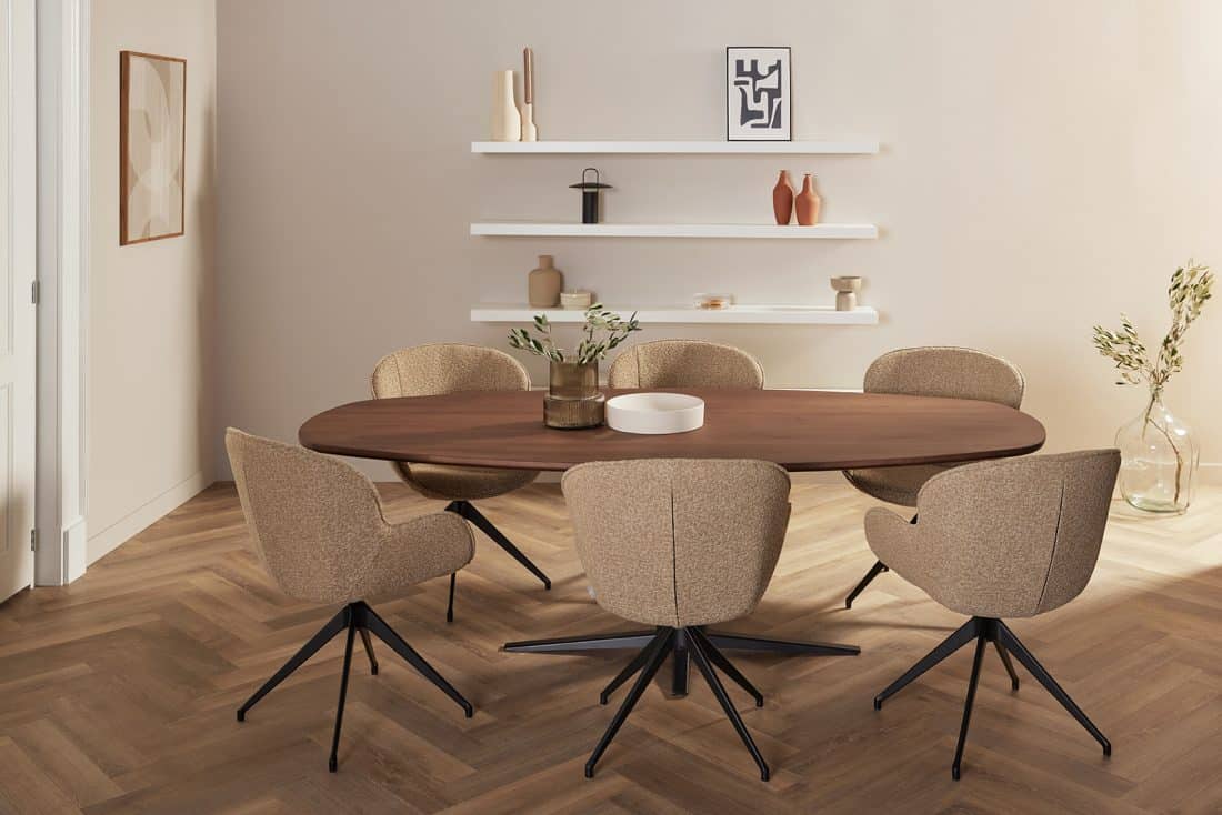 Thor Spisebord Dansk Oval Eg Mørkebrun Butterfly Spisestuestole Drejelige