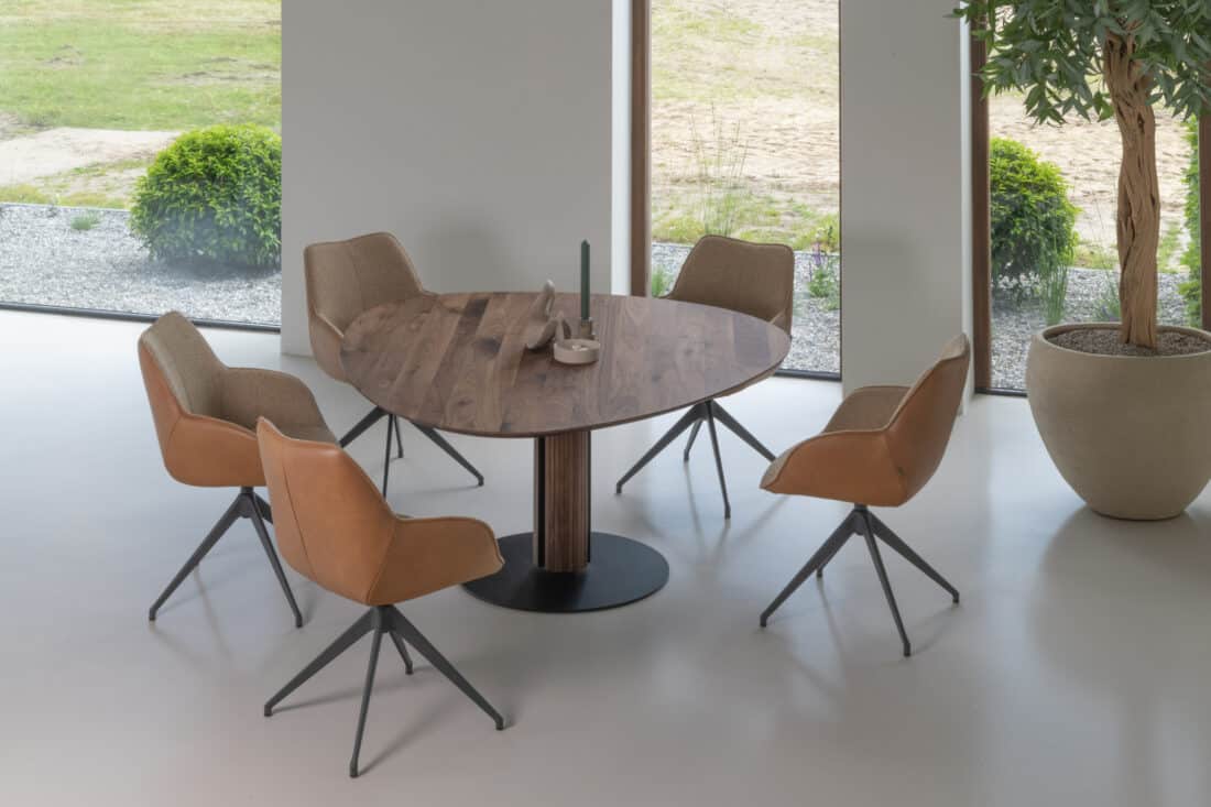 Kiqarm24 Dining room chairs Swivel Leather Cognac Steelyxl Dining table Walnut Organic Design