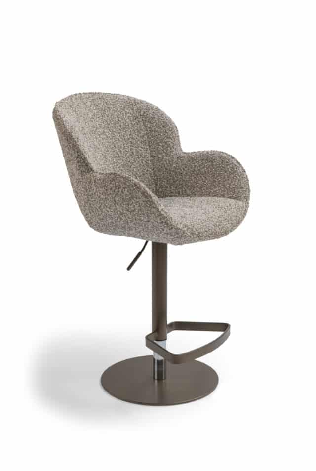 Barhocker mit Schmetterlingsarmlehne und V-Form
